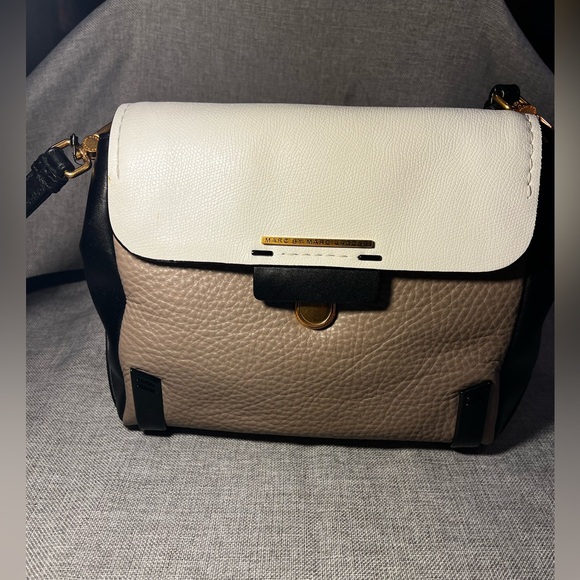 NWT MARC BY MARC JACOBS Color Block Crossbody White/Taupe/Black gold details - Picture 10 of 11